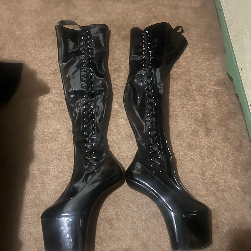 Black extreme heelless heels
